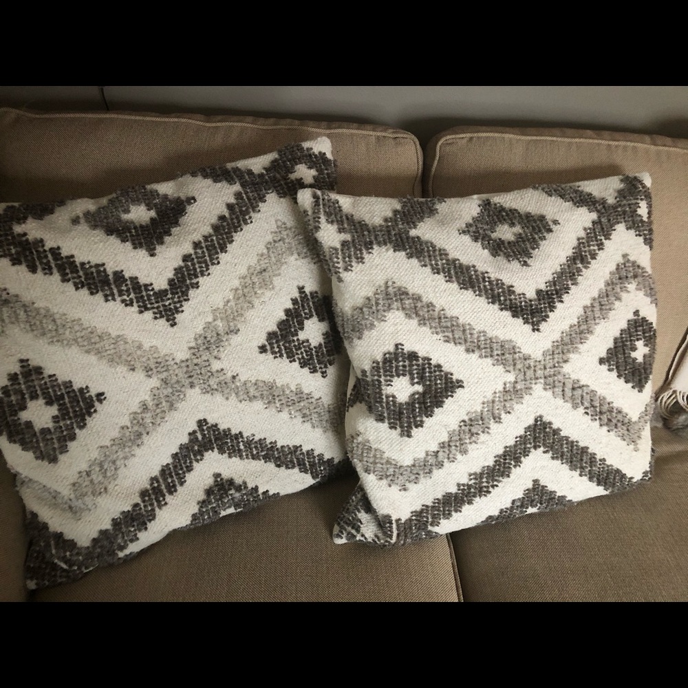 LOLOI WOOL PILLOWS 2 X-LARGE 22x22 MAGNOLIA HOMES